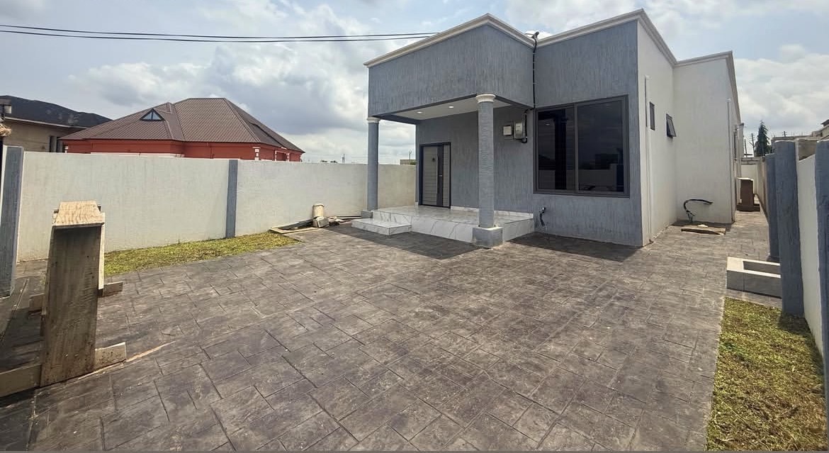 3 BEDROOM