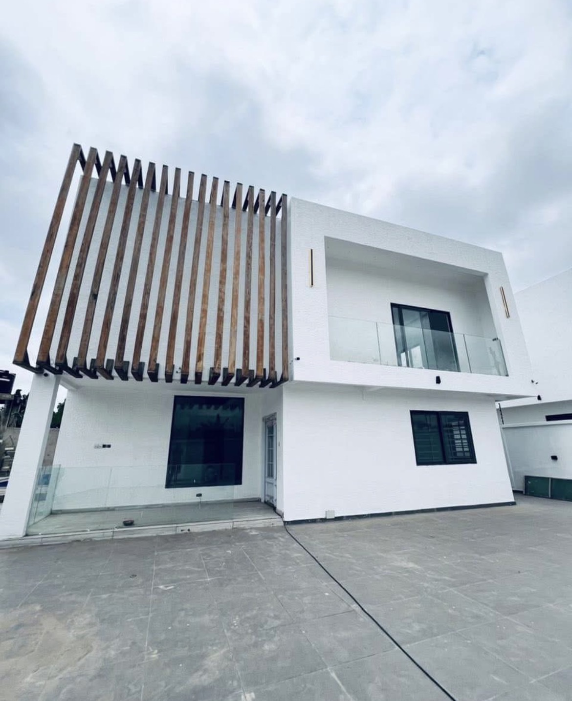 New 4 Bedrooms Home